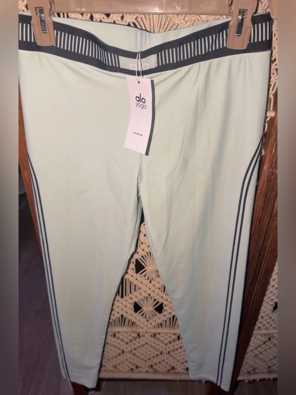 Alo Yoga Airlift Set